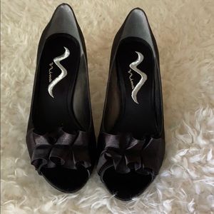 EUC black satin evening shoes